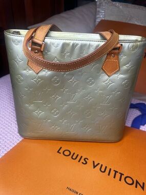 Louis Vuitton Metallic Pale Green Vernis Shoulder Bag with Vachetta Trim